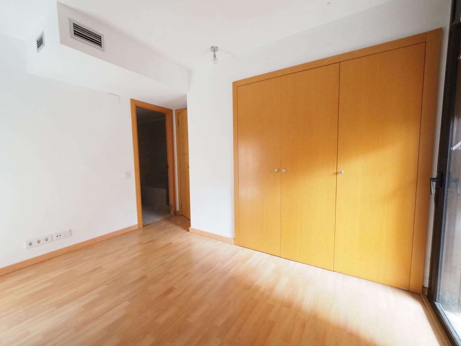 1 bedroom Flat for sale in Barcelona city with pool - € 428,000 (Ref: 9908324)