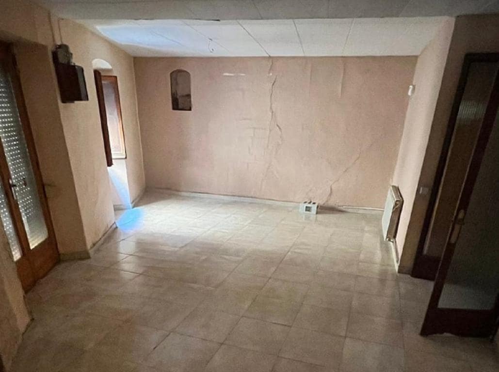 Casa de 4 habitaciones en Sallent en venta - 98.000 € (Ref: 9908327)