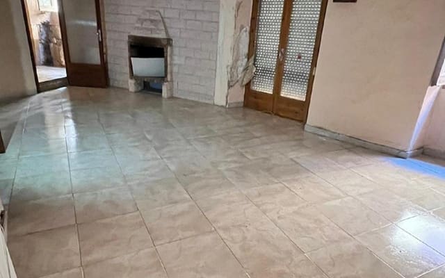 Casa de 4 habitaciones en Sallent en venta - 98.000 € (Ref: 9908327)
