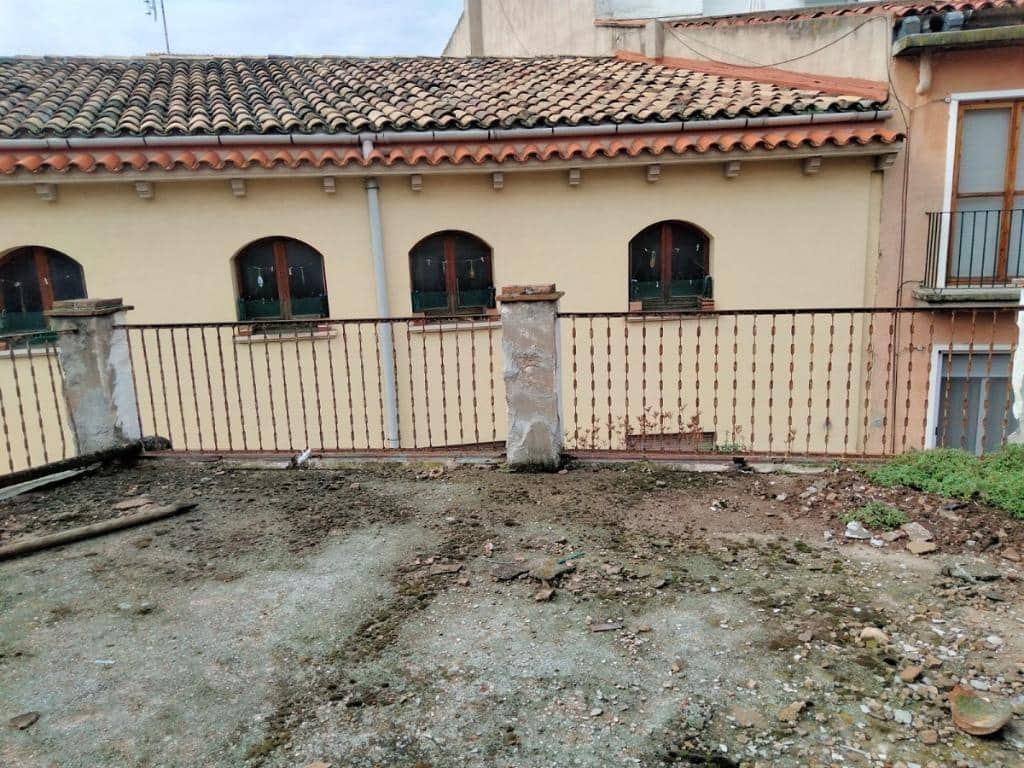 Casa de 4 habitaciones en Sallent en venta - 98.000 € (Ref: 9908327)