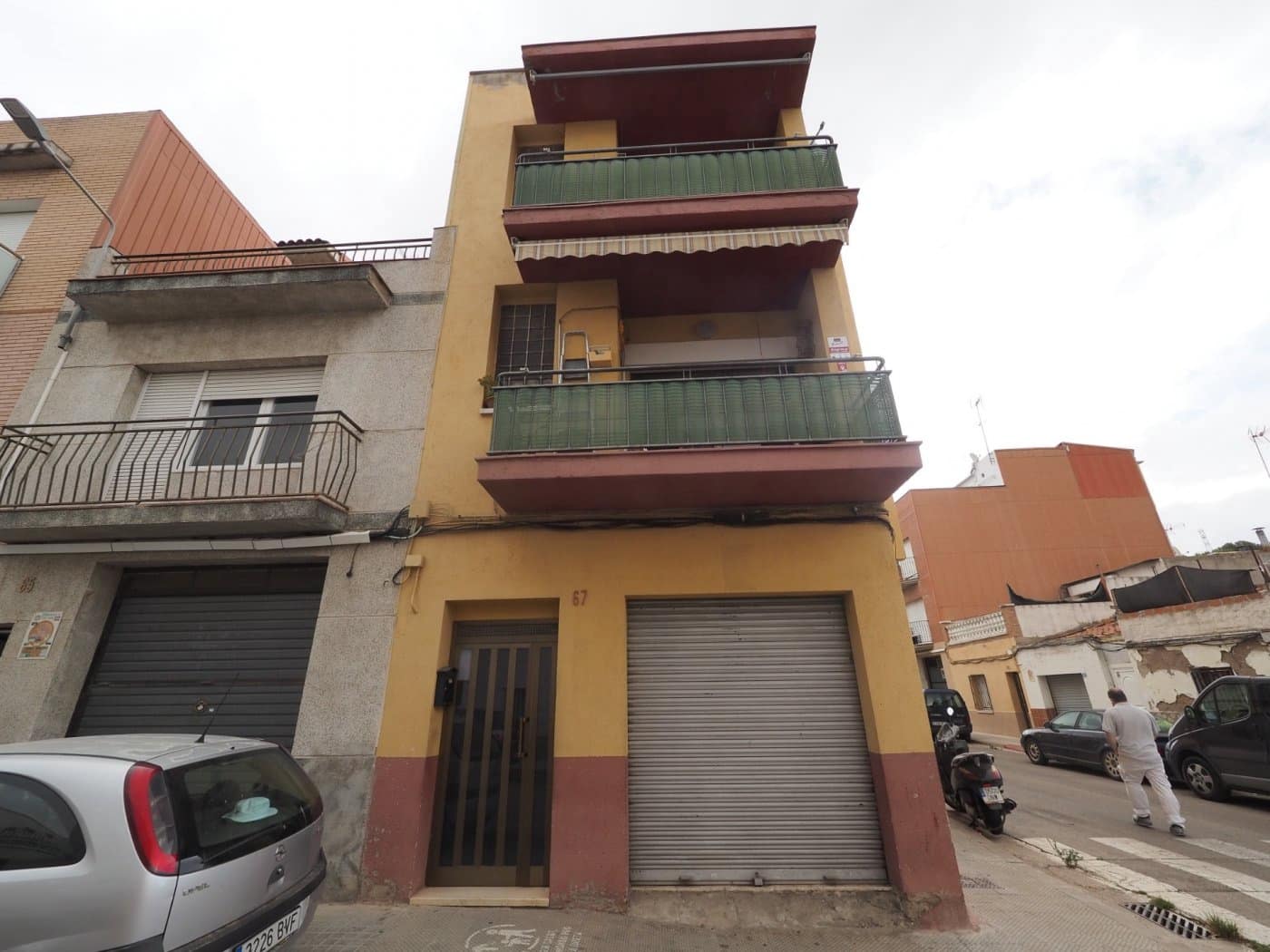 4 sypialnia Dom szeregowy na sprzedaż w Sabadell z garażem - 135 500 € (Ref: 9908328)