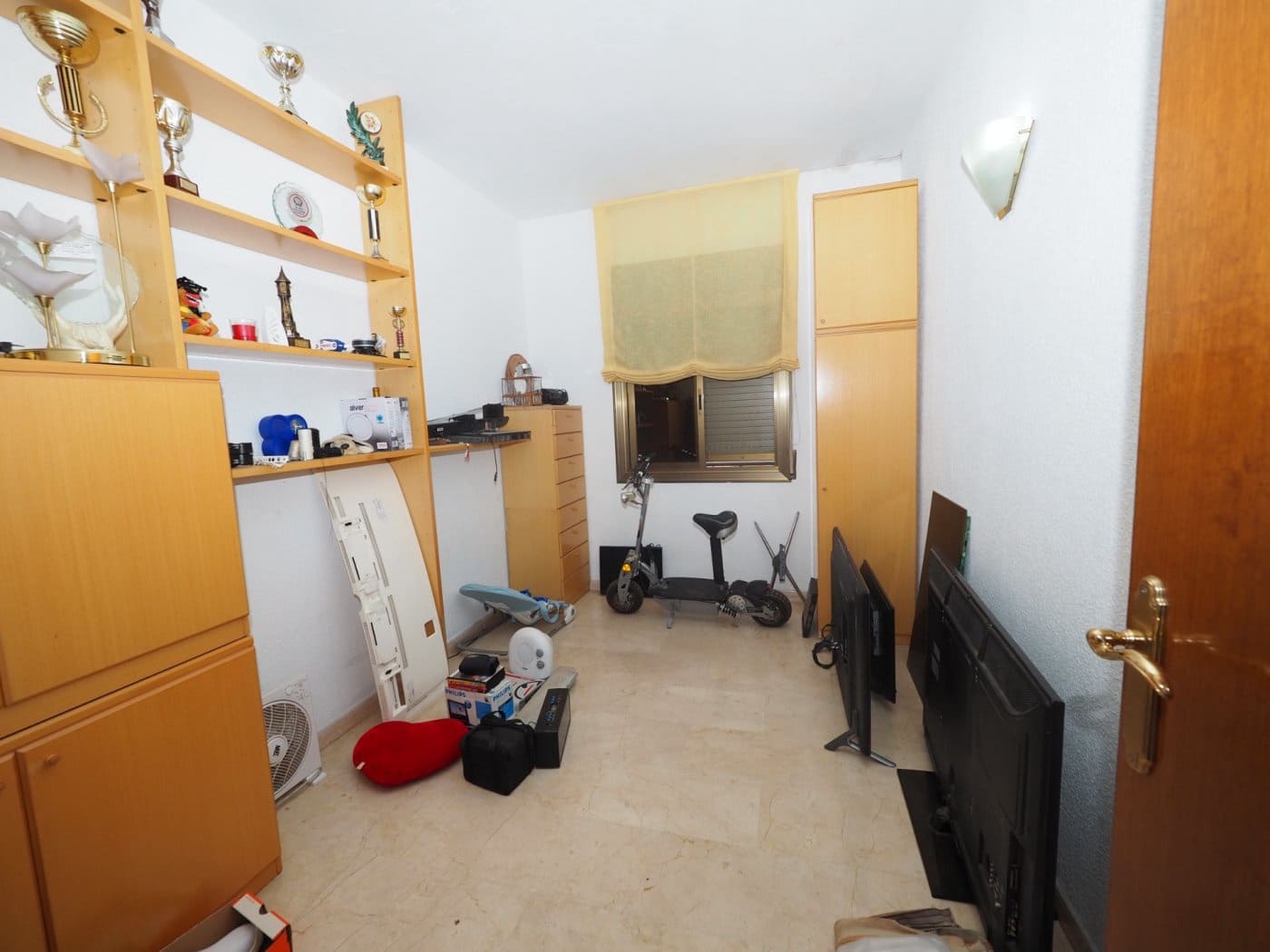 4 sypialnia Dom szeregowy na sprzedaż w Sabadell z garażem - 135 500 € (Ref: 9908328)