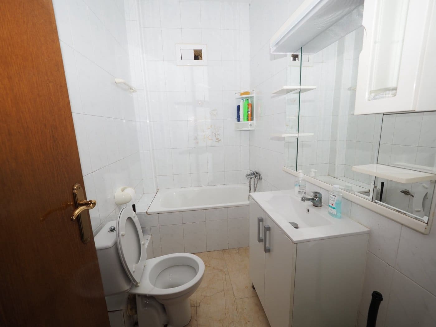 4 sypialnia Dom szeregowy na sprzedaż w Sabadell z garażem - 135 500 € (Ref: 9908328)
