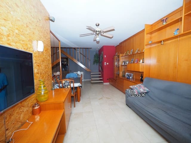 4 sypialnia Dom szeregowy na sprzedaż w Sabadell z garażem - 135 500 € (Ref: 9908328)