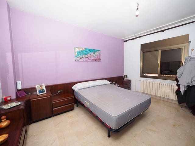 4 sypialnia Dom szeregowy na sprzedaż w Sabadell z garażem - 135 500 € (Ref: 9908328)