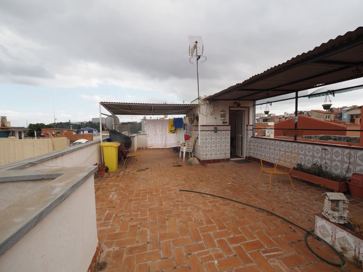 4 sypialnia Dom szeregowy na sprzedaż w Sabadell z garażem - 135 500 € (Ref: 9908328)