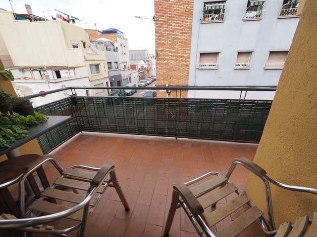 4 sypialnia Dom szeregowy na sprzedaż w Sabadell z garażem - 135 500 € (Ref: 9908328)
