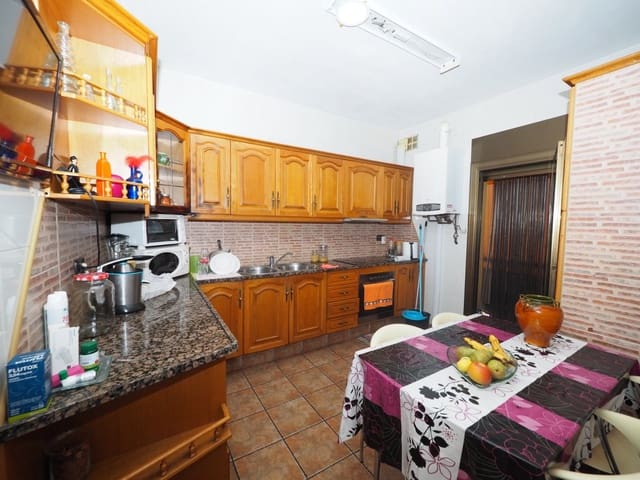 4 sypialnia Dom szeregowy na sprzedaż w Sabadell z garażem - 135 500 € (Ref: 9908328)