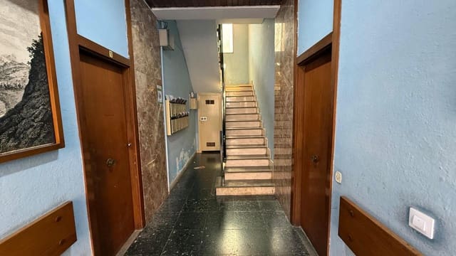 4 chambre Appartement à vendre à Martorell - 110 000 € (Ref: 9908332)