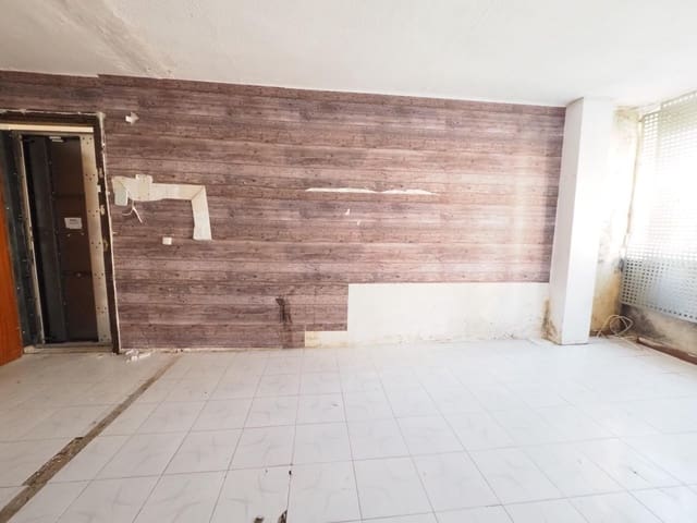2 bedroom Flat for sale in Rubí - € 90,000 (Ref: 9908335)