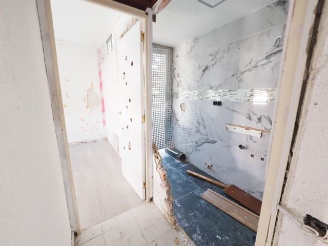 2 bedroom Flat for sale in Rubí - € 90,000 (Ref: 9908335)