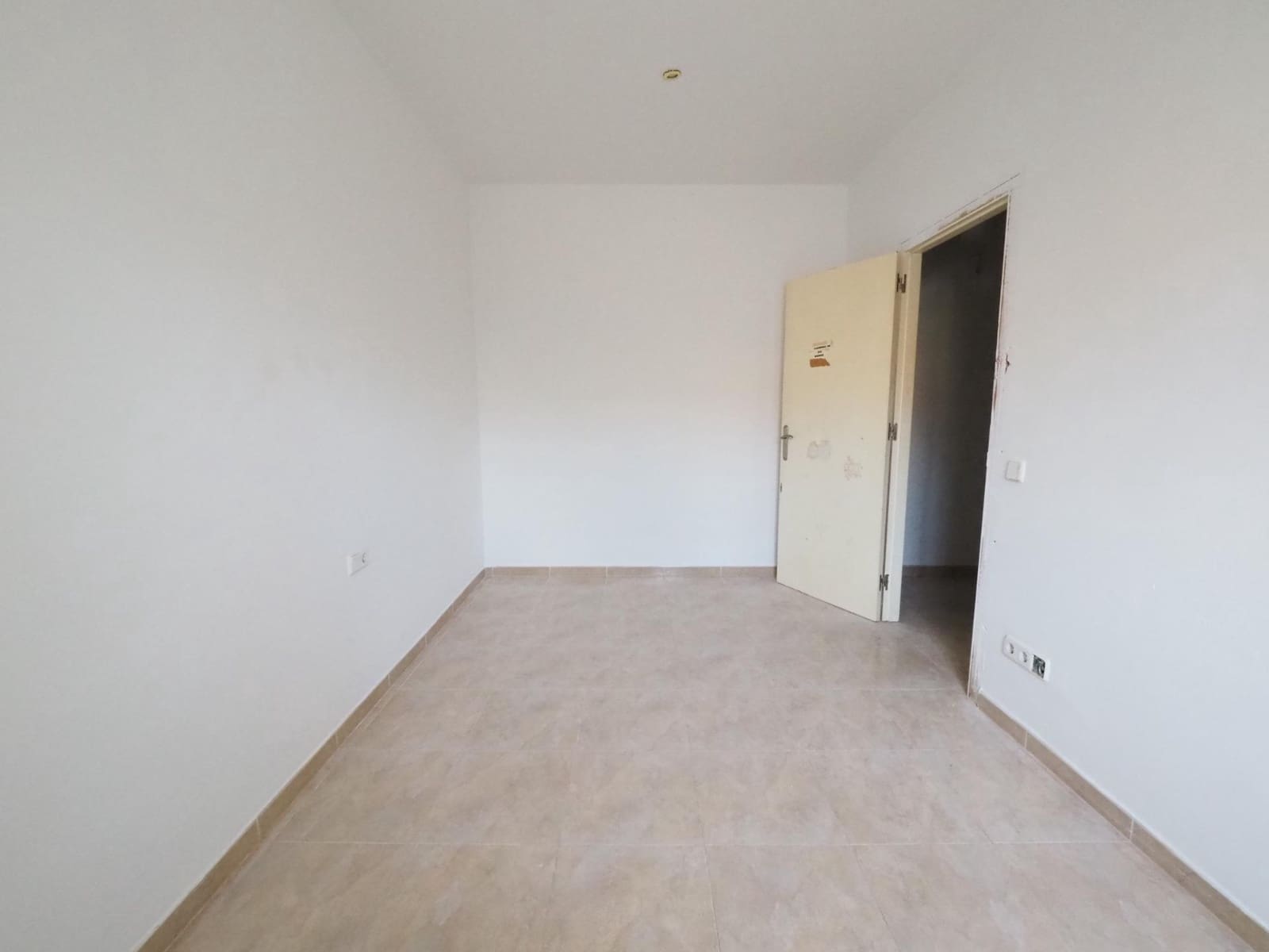 3 soveværelse Lejlighed til salg i Pineda de Mar - € 239.000 (Ref: 9908337)