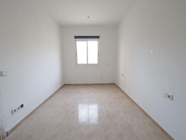 3 soveværelse Lejlighed til salg i Pineda de Mar - € 239.000 (Ref: 9908337)