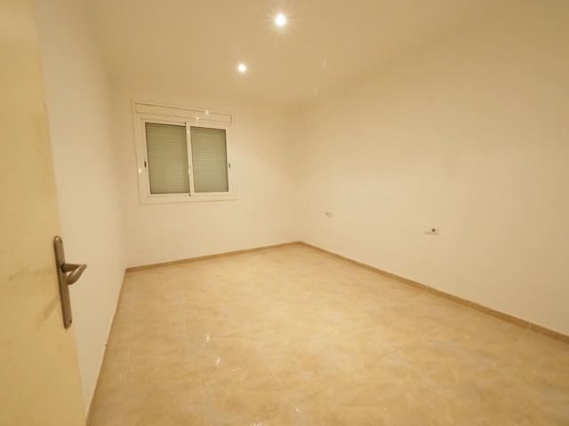 3 soveværelse Lejlighed til salg i Pineda de Mar - € 239.000 (Ref: 9908337)