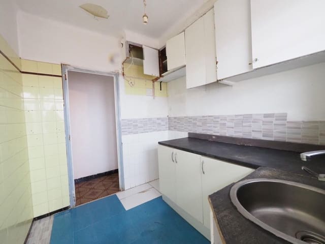 3 bedroom Flat for sale in Rubí - € 105,000 (Ref: 9908338)