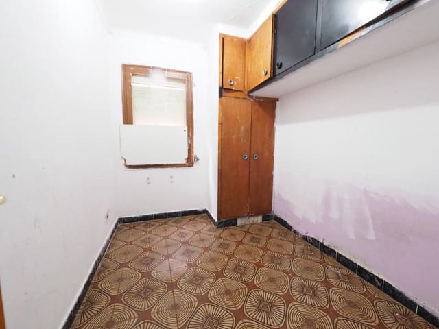 3 bedroom Flat for sale in Rubí - € 105,000 (Ref: 9908338)