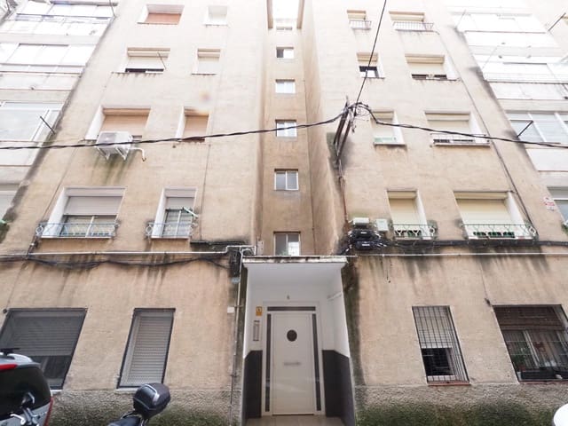 3 bedroom Flat for sale in Rubí - € 105,000 (Ref: 9908338)