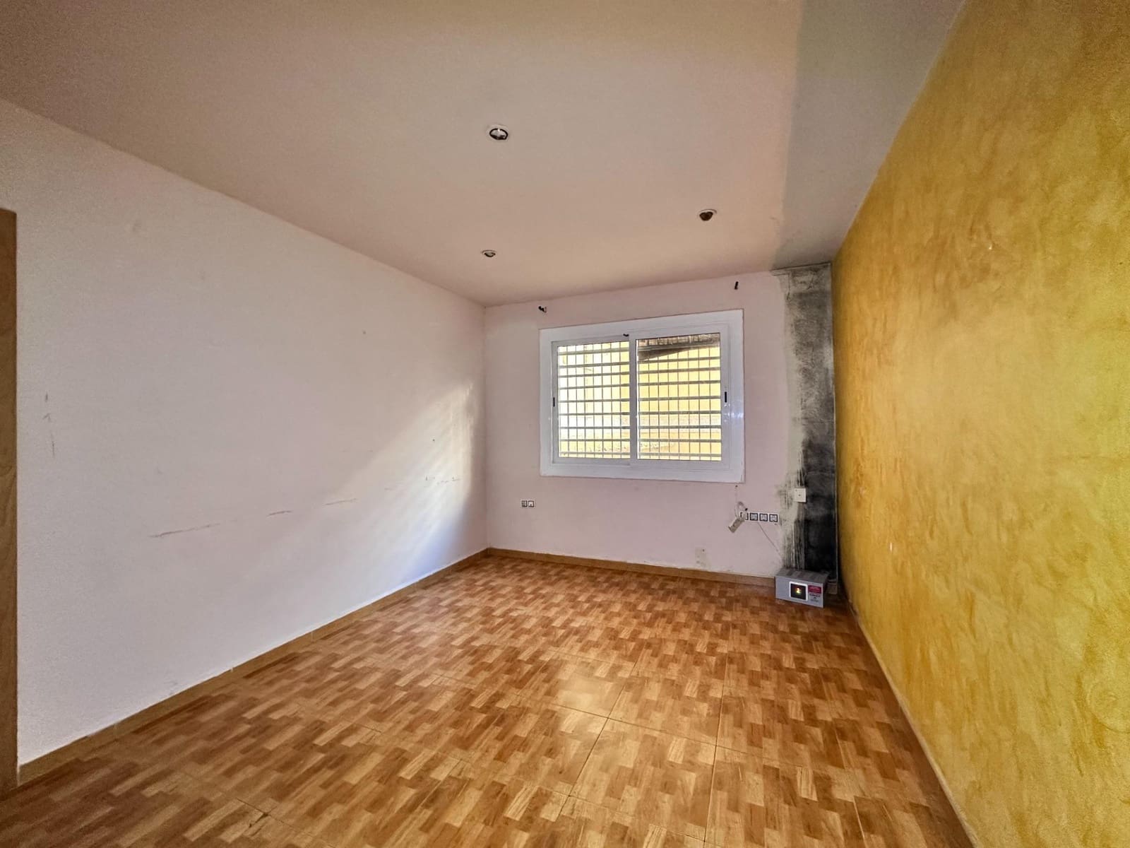 3 makuuhuone Asunto myytävänä paikassa Sabadell - 145 000 € (Ref: 9908341)