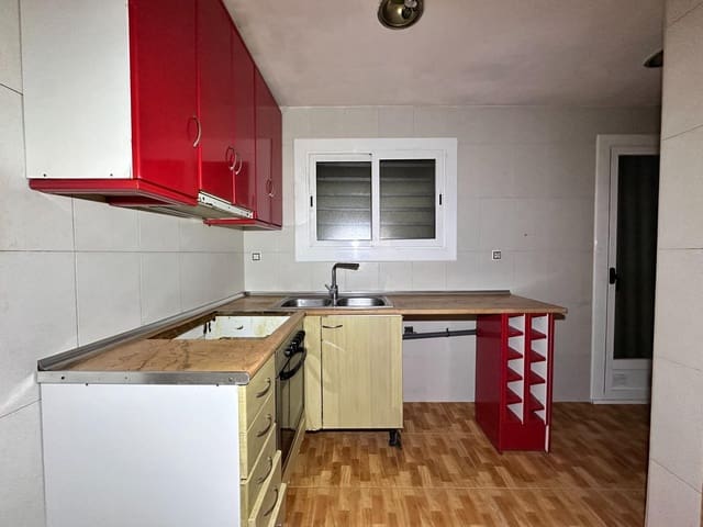 3 makuuhuone Asunto myytävänä paikassa Sabadell - 145 000 € (Ref: 9908341)