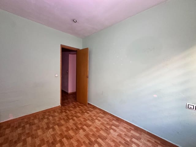 3 makuuhuone Asunto myytävänä paikassa Sabadell - 145 000 € (Ref: 9908341)