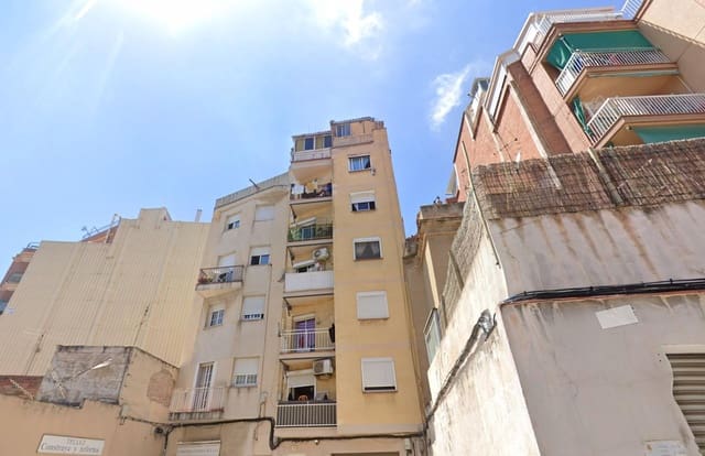 Piso de 3 habitaciones en L'Hospitalet de Llobregat en venta - 71.500 € (Ref: 9908343)