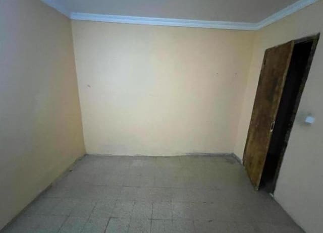 Piso de 2 habitaciones en Terrassa en venta - 57.000 € (Ref: 9908344)