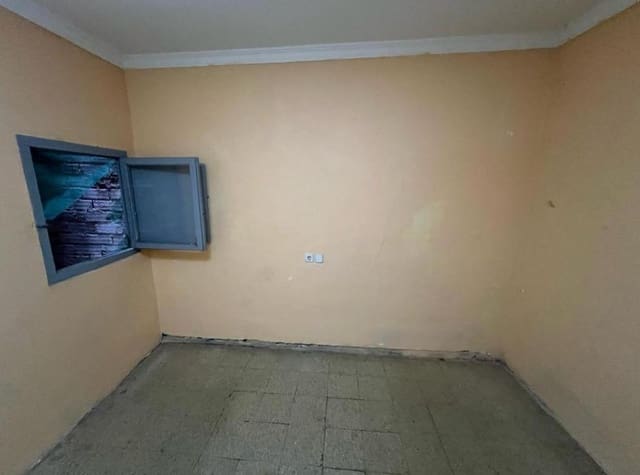 Piso de 2 habitaciones en Terrassa en venta - 57.000 € (Ref: 9908344)