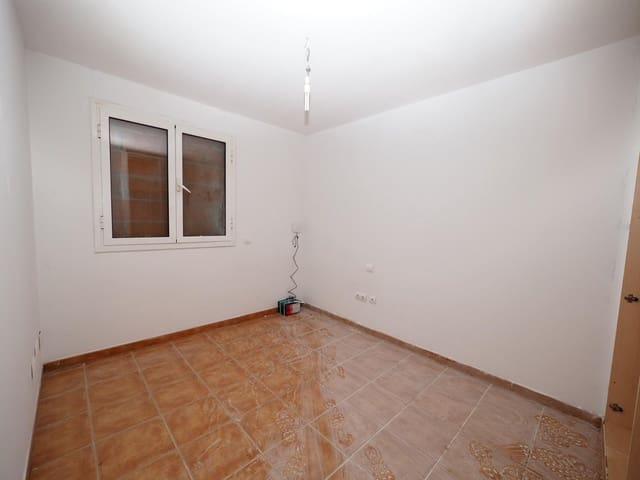 3 Zimmer Villa zu verkaufen in Moià mit Garage - 164.500 € (Ref: 9908347)