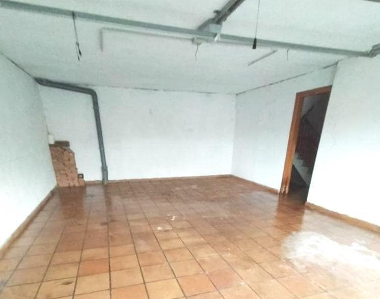 5 chambre Villa/Maison à vendre à Palafolls avec garage - 265 000 € (Ref: 9908348)