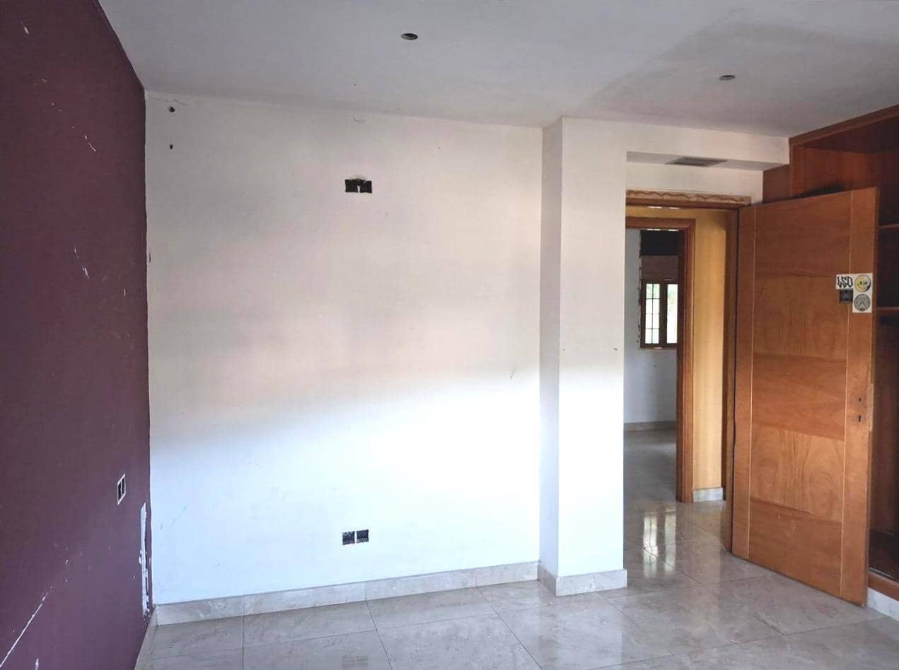 5 chambre Villa/Maison à vendre à Palafolls avec garage - 265 000 € (Ref: 9908348)