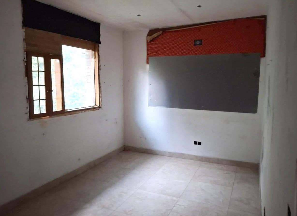 5 chambre Villa/Maison à vendre à Palafolls avec garage - 265 000 € (Ref: 9908348)