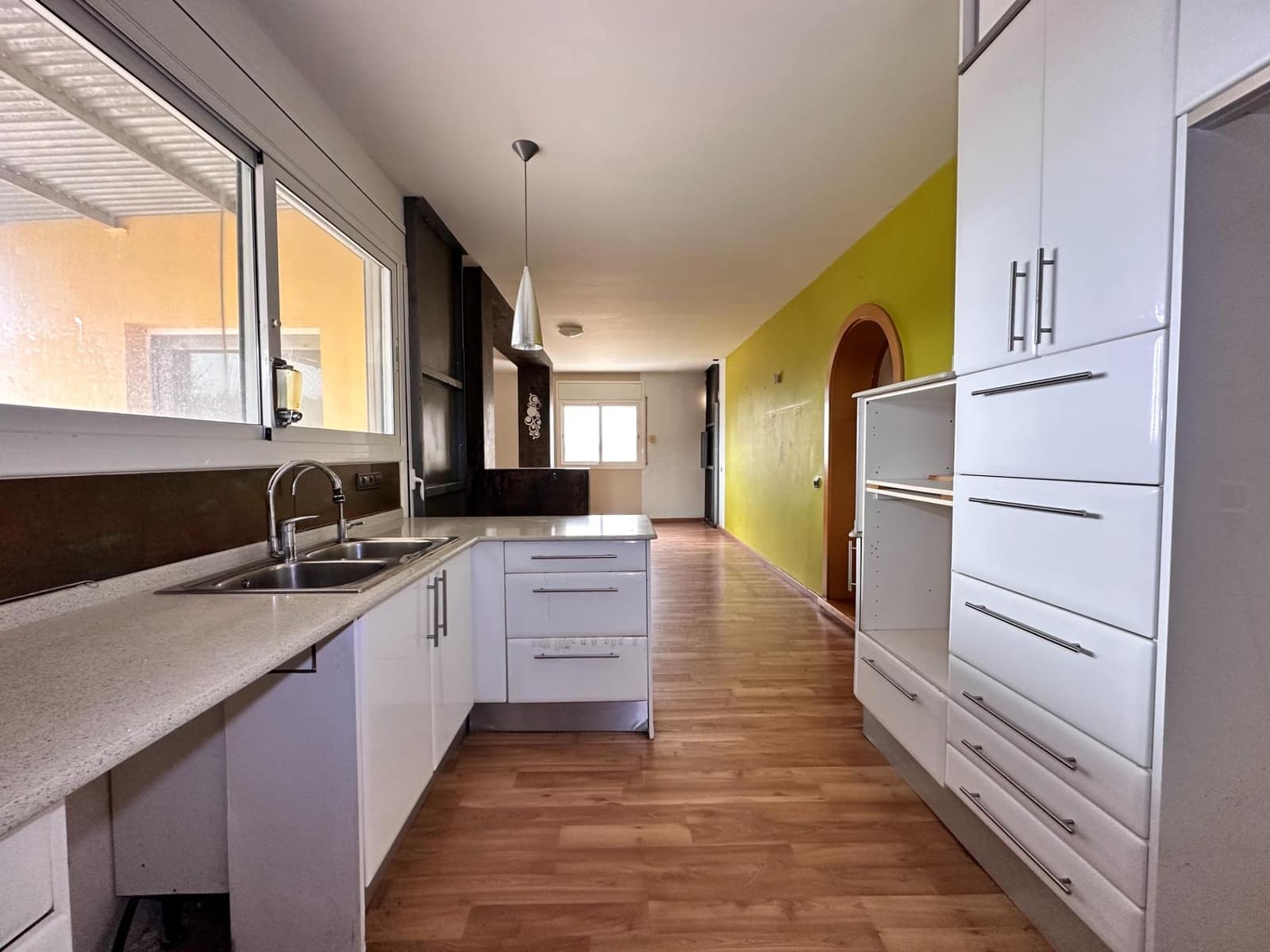 2 soveværelse Villa til salg i La Bisbal del Penedes med garage - € 179.000 (Ref: 9908349)