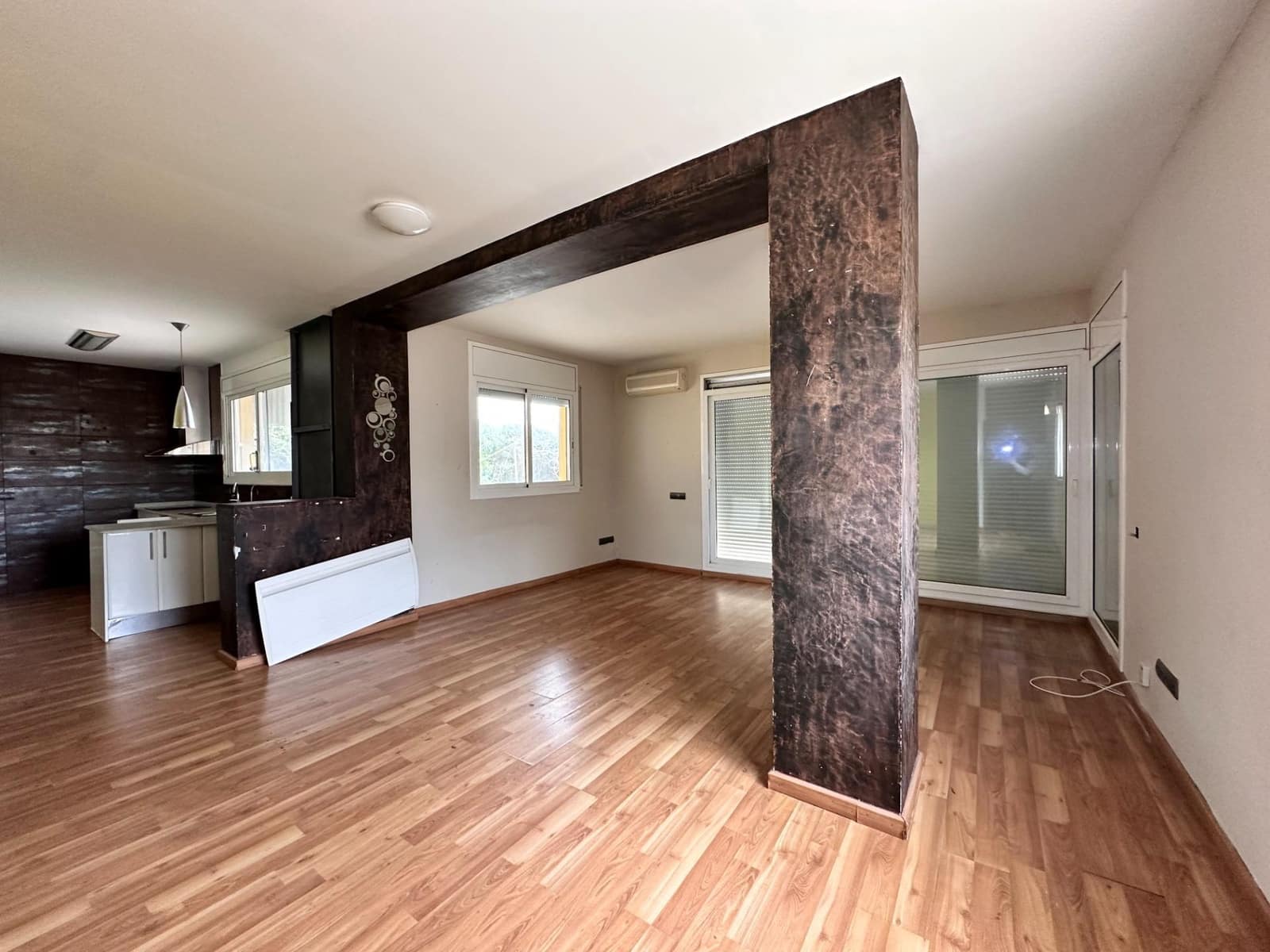 2 soveværelse Villa til salg i La Bisbal del Penedes med garage - € 179.000 (Ref: 9908349)