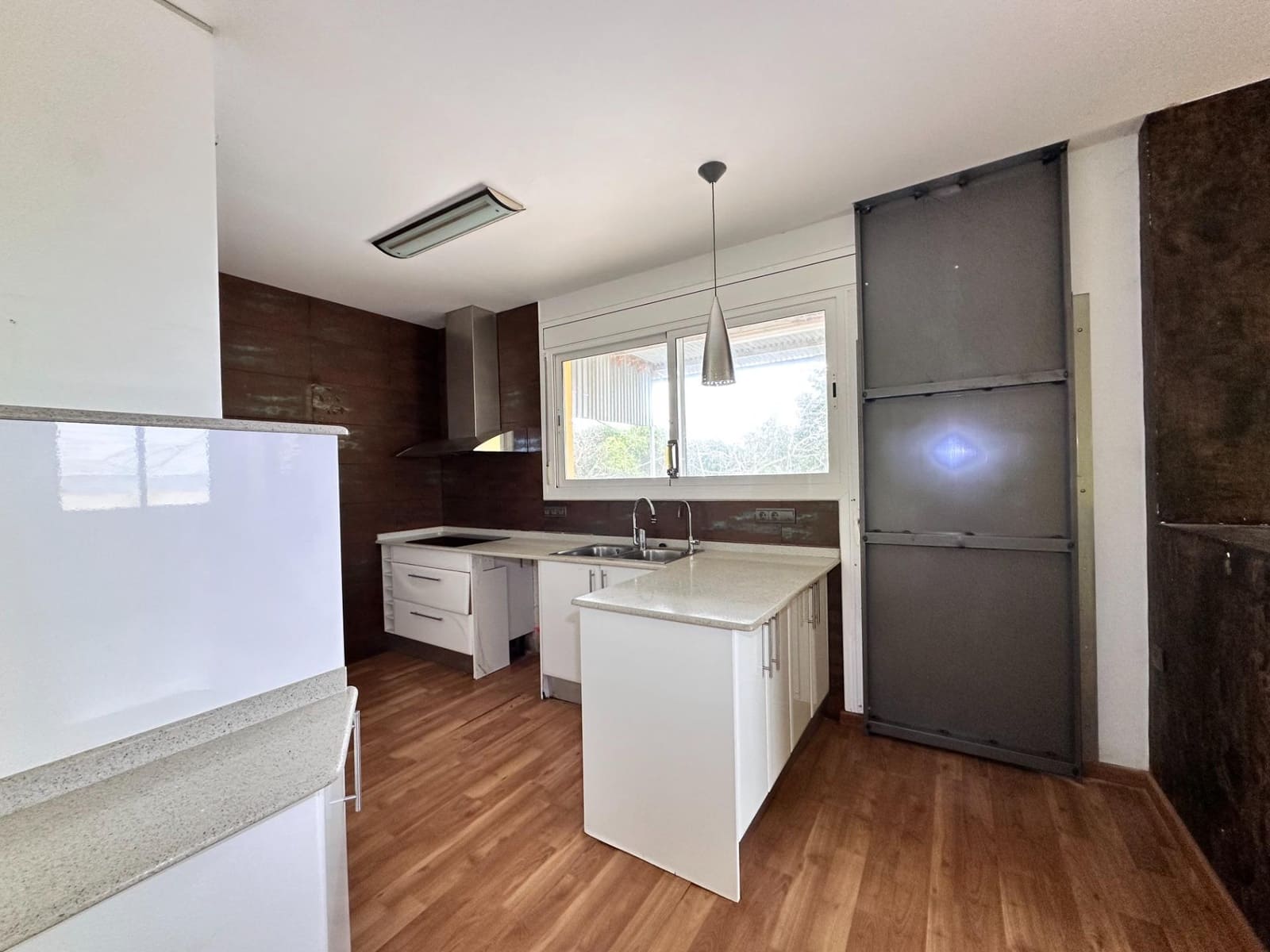 2 soveværelse Villa til salg i La Bisbal del Penedes med garage - € 179.000 (Ref: 9908349)
