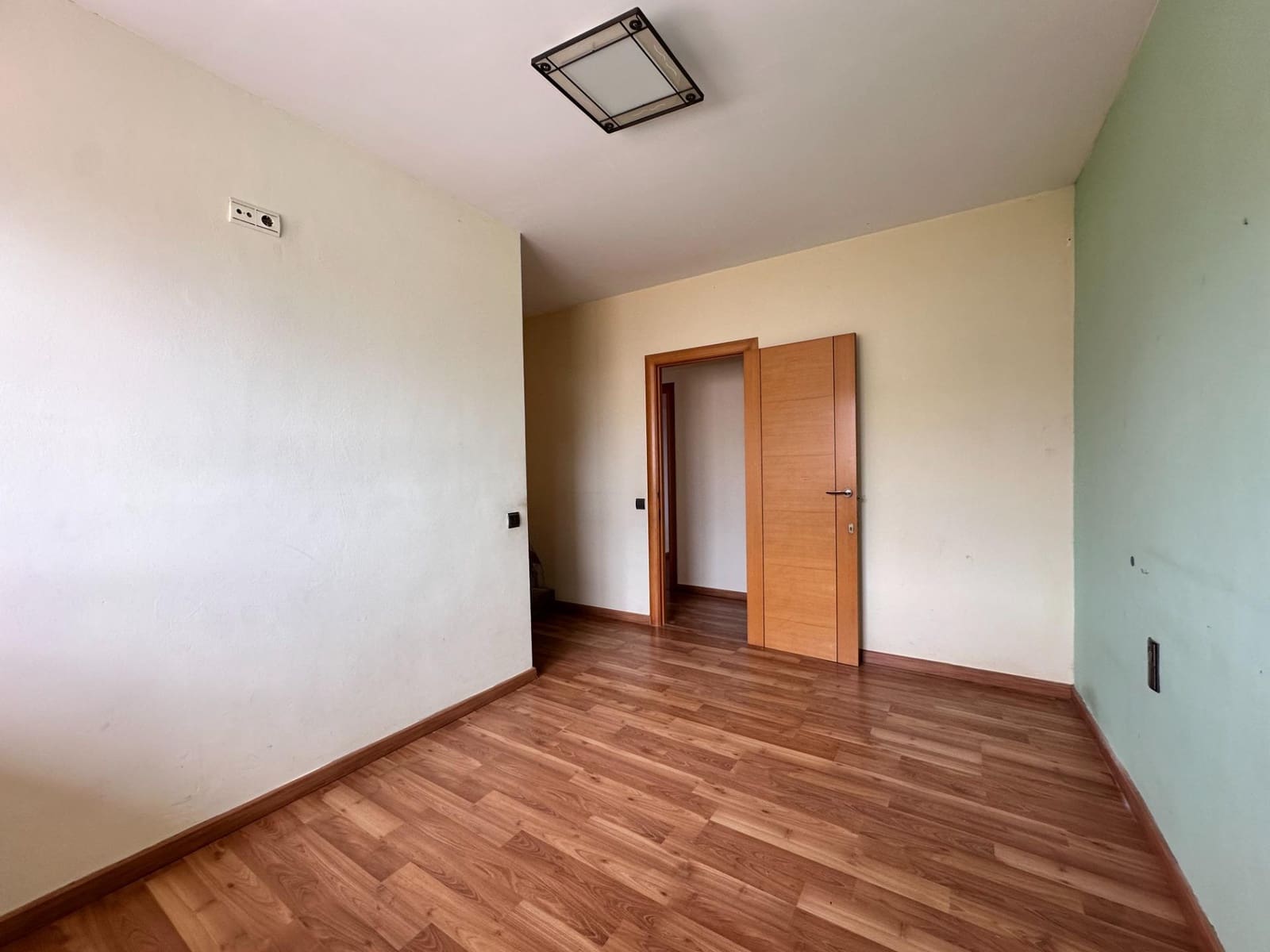 2 soveværelse Villa til salg i La Bisbal del Penedes med garage - € 179.000 (Ref: 9908349)