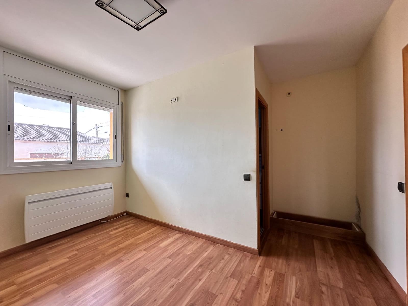 2 soveværelse Villa til salg i La Bisbal del Penedes med garage - € 179.000 (Ref: 9908349)
