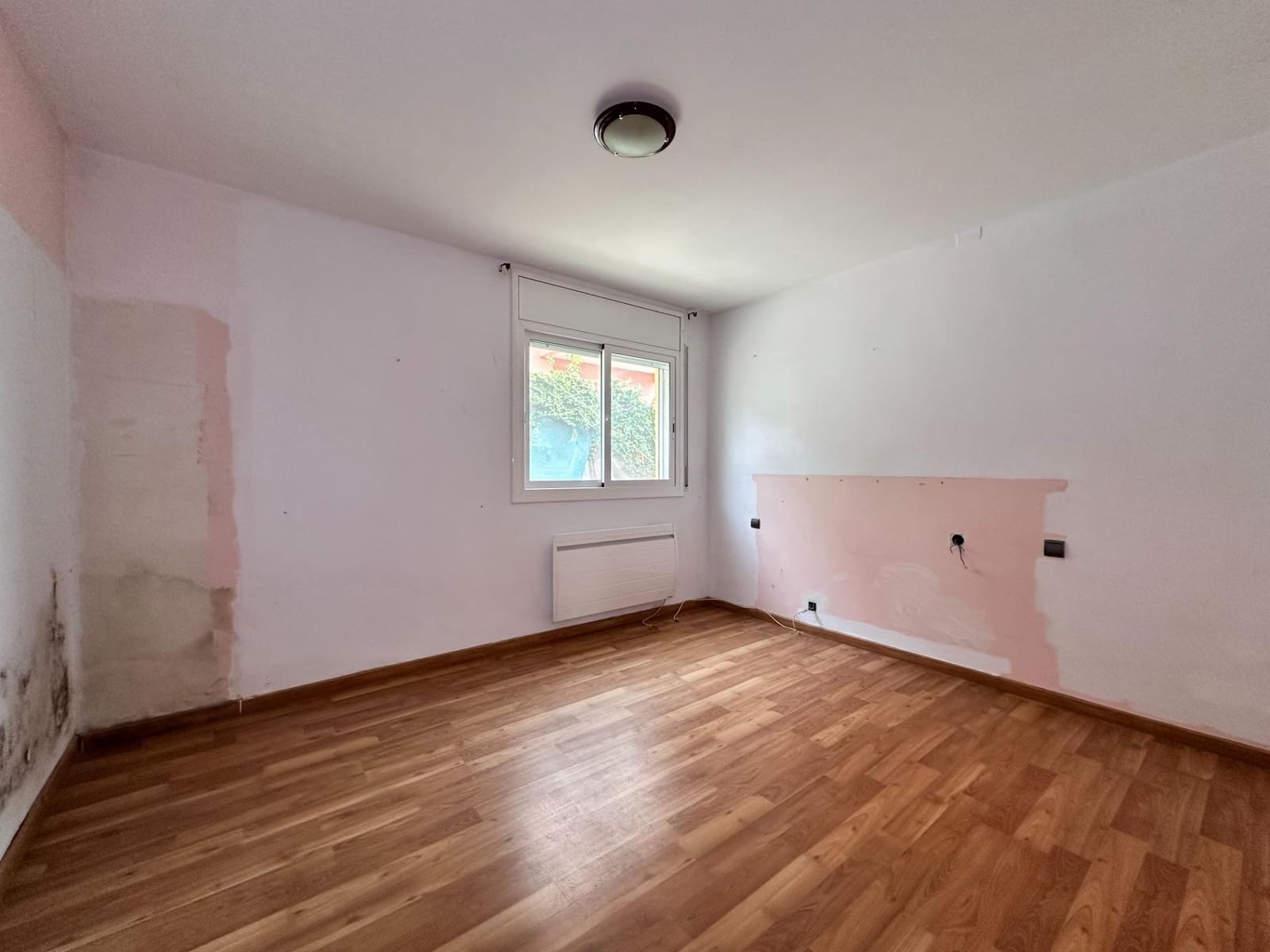 2 soveværelse Villa til salg i La Bisbal del Penedes med garage - € 179.000 (Ref: 9908349)