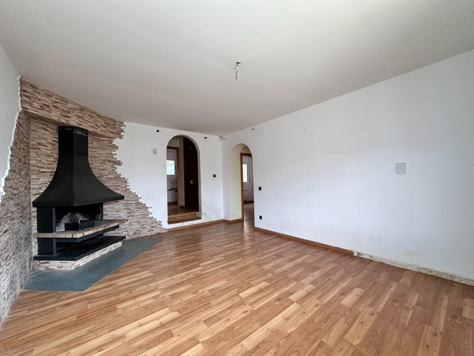 2 soveværelse Villa til salg i La Bisbal del Penedes med garage - € 179.000 (Ref: 9908349)