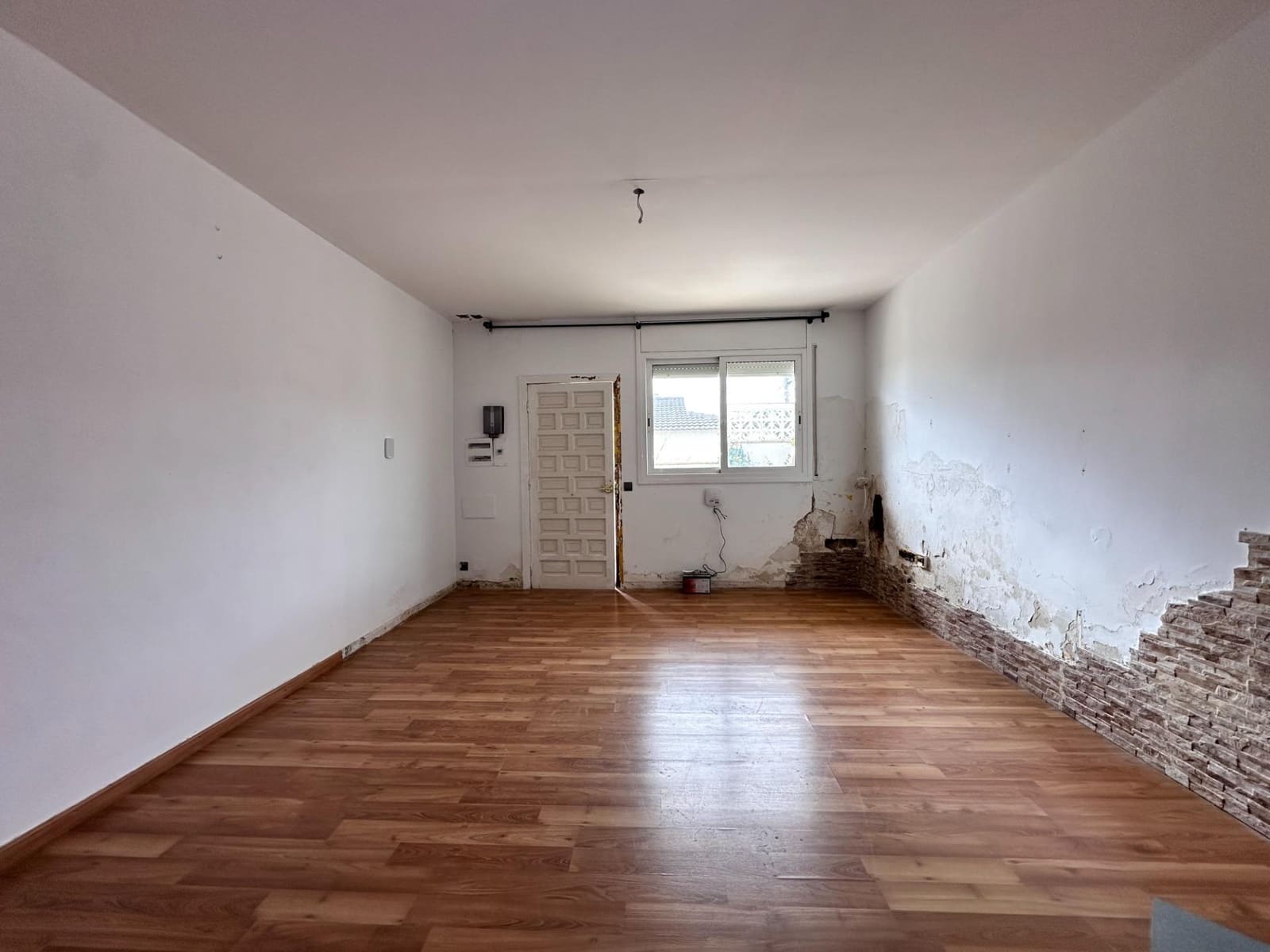 2 soveværelse Villa til salg i La Bisbal del Penedes med garage - € 179.000 (Ref: 9908349)