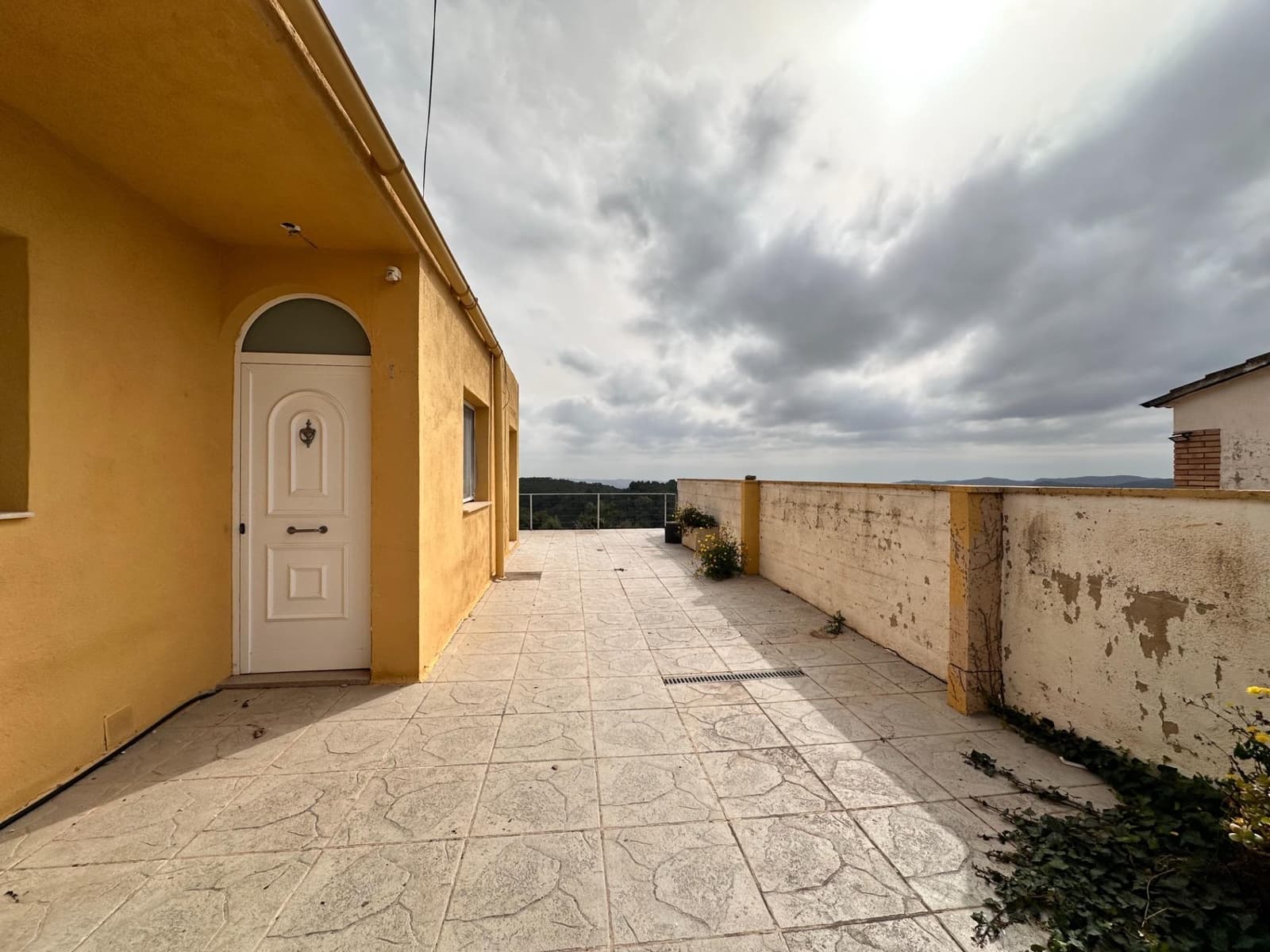 2 soveværelse Villa til salg i La Bisbal del Penedes med garage - € 179.000 (Ref: 9908349)