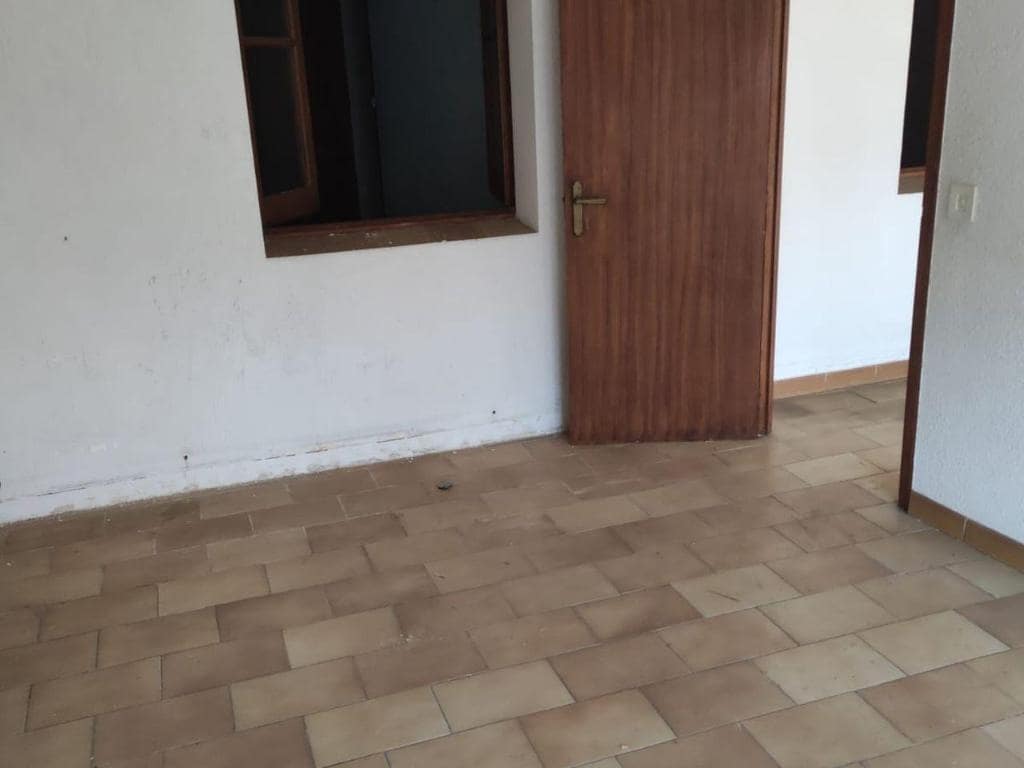 Casa de 5 habitaciones en Gironella en venta con garaje - 99.000 € (Ref: 9908353)