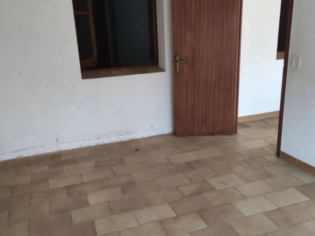 Casa de 5 habitaciones en Gironella en venta con garaje - 99.000 € (Ref: 9908353)