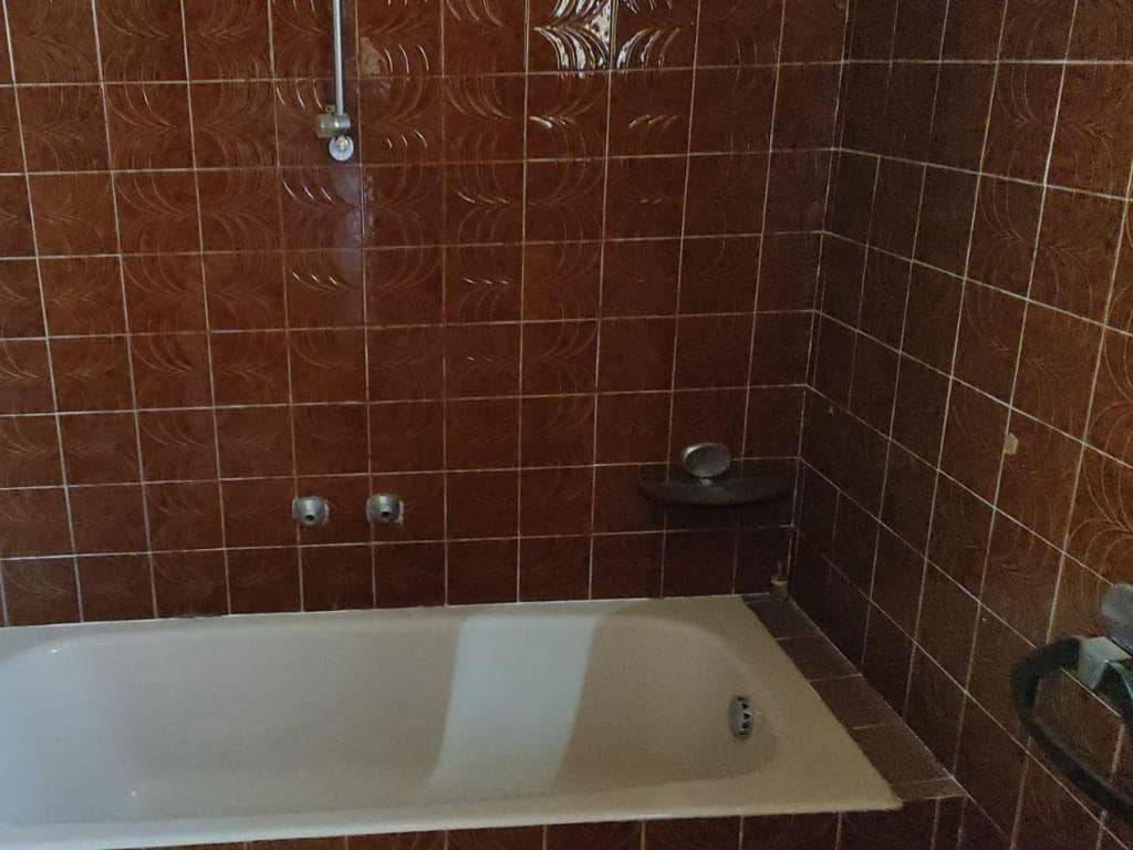 Casa de 5 habitaciones en Gironella en venta con garaje - 99.000 € (Ref: 9908353)