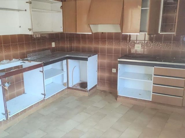 Casa de 5 habitaciones en Gironella en venta con garaje - 99.000 € (Ref: 9908353)