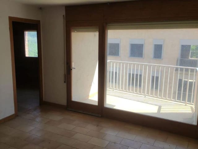 Casa de 5 habitaciones en Gironella en venta con garaje - 99.000 € (Ref: 9908353)