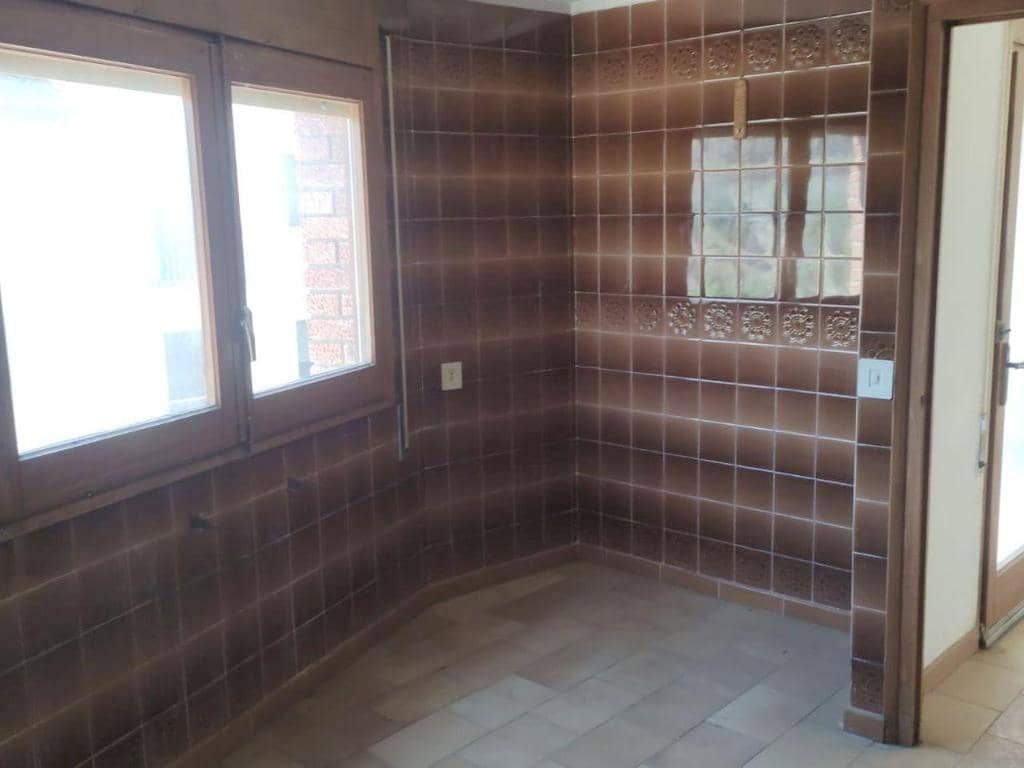 Casa de 5 habitaciones en Gironella en venta con garaje - 99.000 € (Ref: 9908353)