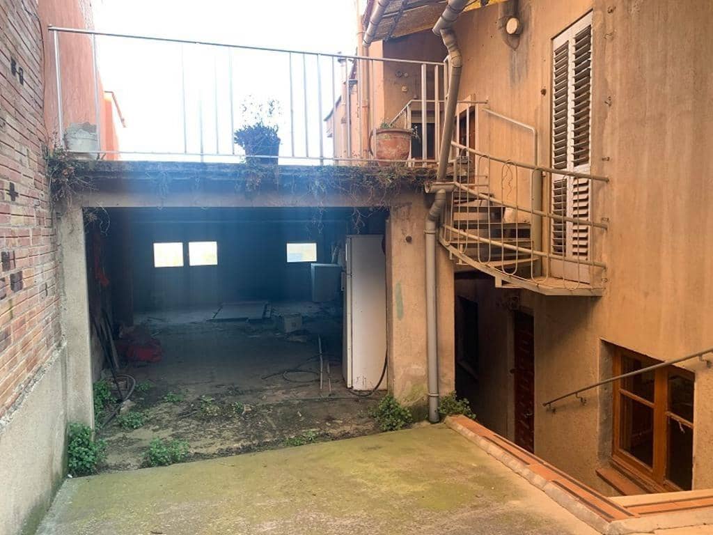 Casa de 5 habitaciones en Gironella en venta con garaje - 99.000 € (Ref: 9908353)