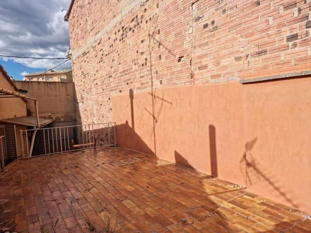 Casa de 5 habitaciones en Gironella en venta con garaje - 99.000 € (Ref: 9908353)