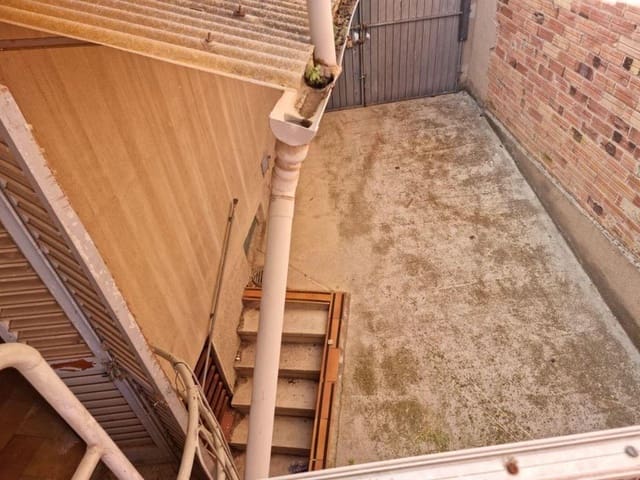 Casa de 5 habitaciones en Gironella en venta con garaje - 99.000 € (Ref: 9908353)