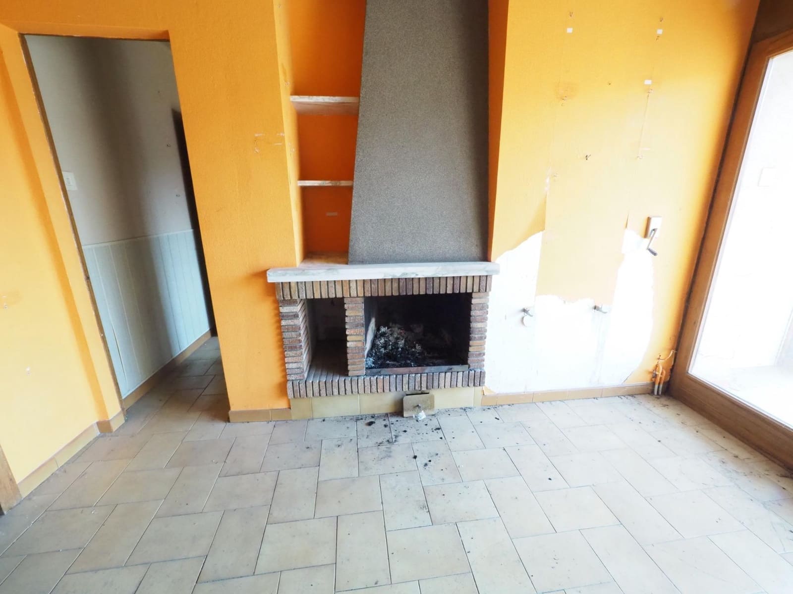 11 chambre Maison de Ville à vendre à Gironella avec garage - 99 000 € (Ref: 9908353)